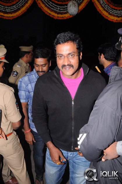 Yevadu-Premiere-Show